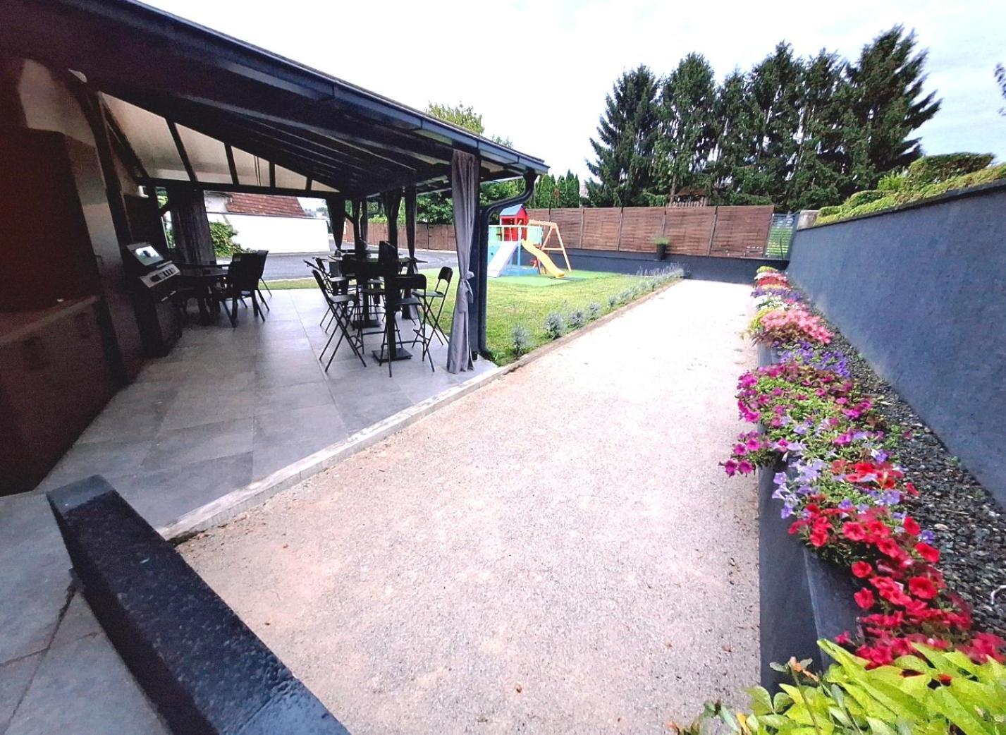 Arcobaleno Apartments & Rooms Varazdin Ngoại thất bức ảnh